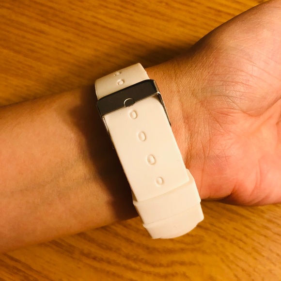 white elastic band watch - Picture 3 of 4